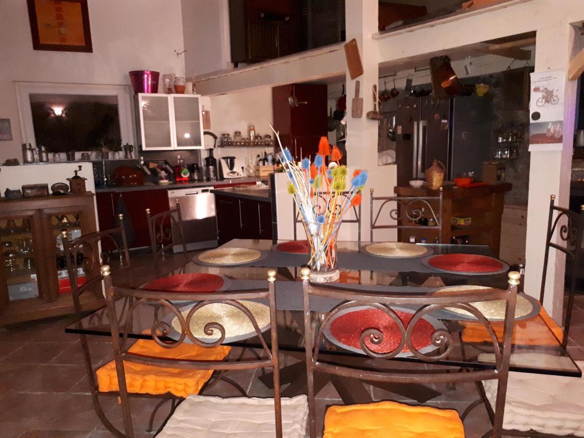 Chez Patricia & Denis Panzió Flassans-sur-Issole Kültér fotó